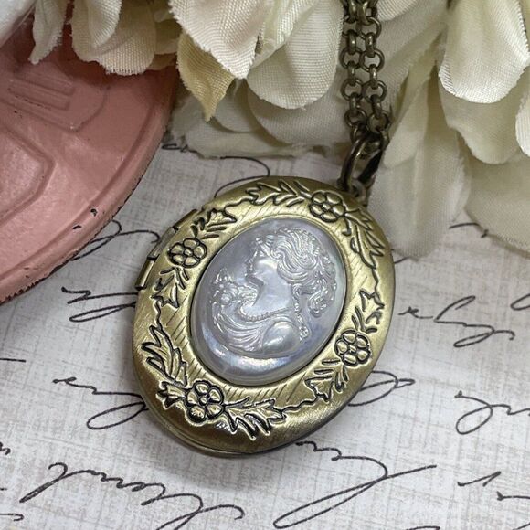 Bronze Locket White Pearl Lady Victorian Maiden Necklace Gift Mom Easter Wife - Picture 8 of 16